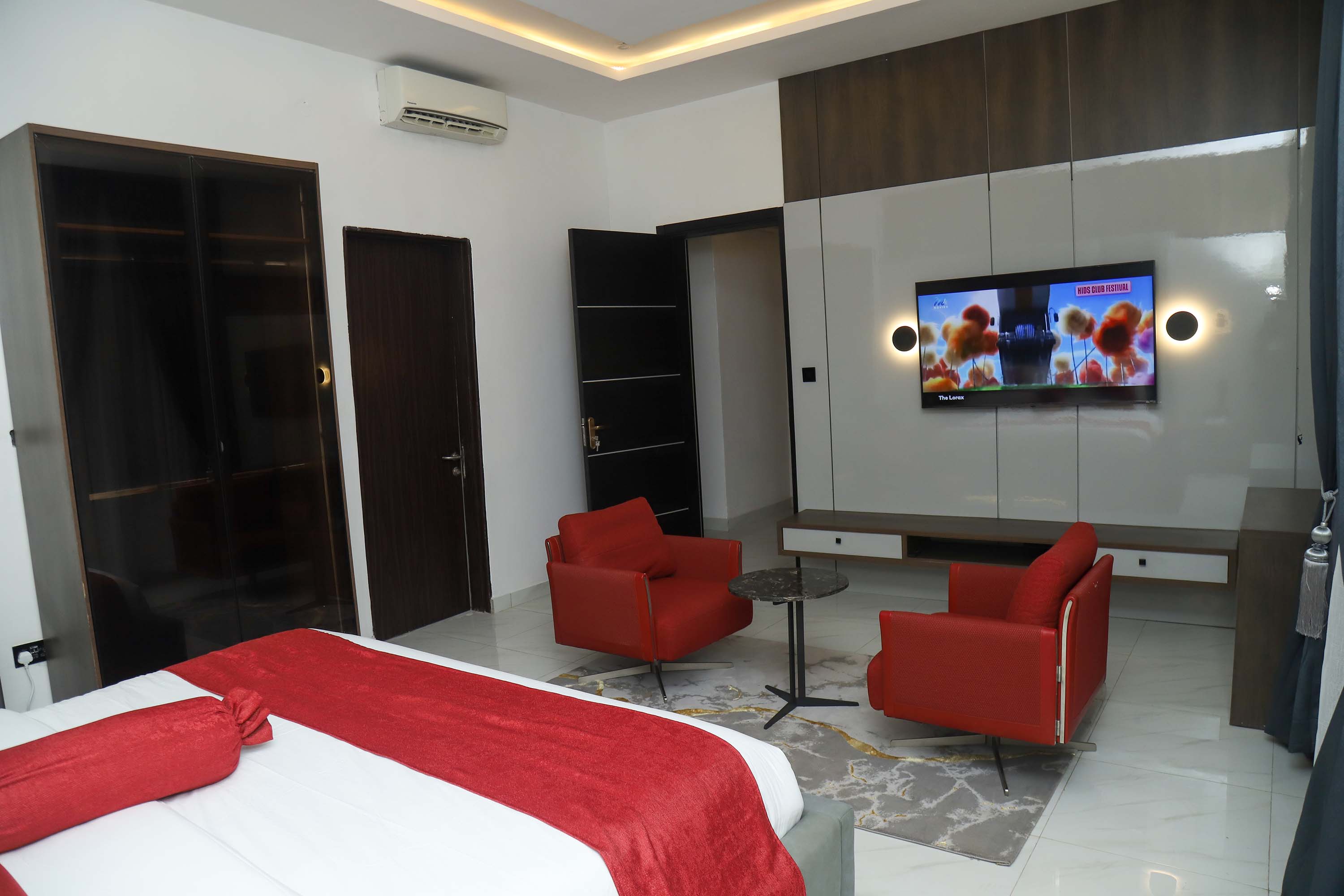 Emilton Suite - Image 5